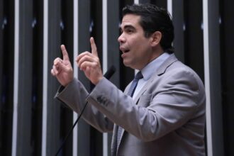 Discussão e votação de propostas legislativas. Dep. Ricardo Ayres (REPUBLICANOS-TO)