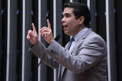 Discussão e votação de propostas legislativas. Dep. Ricardo Ayres (REPUBLICANOS-TO)