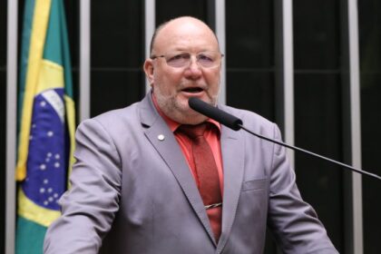 Deputado João Daniel (PT-SE) fala no Plenário da Câmara dos Deputados