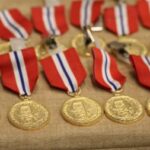 Duzentos e sessenta e um servidores são agraciados com Medalha Tiradentes da SSP | SSP