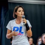 Em vídeo, Michelle afirma que Flávio Bolsonaro a humilhou: 'Me recolhi'