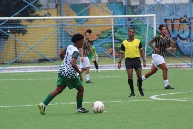Equipes sub-17 e adultas se classificam para semifinais da Copa Loreta Valadares | SUDESB