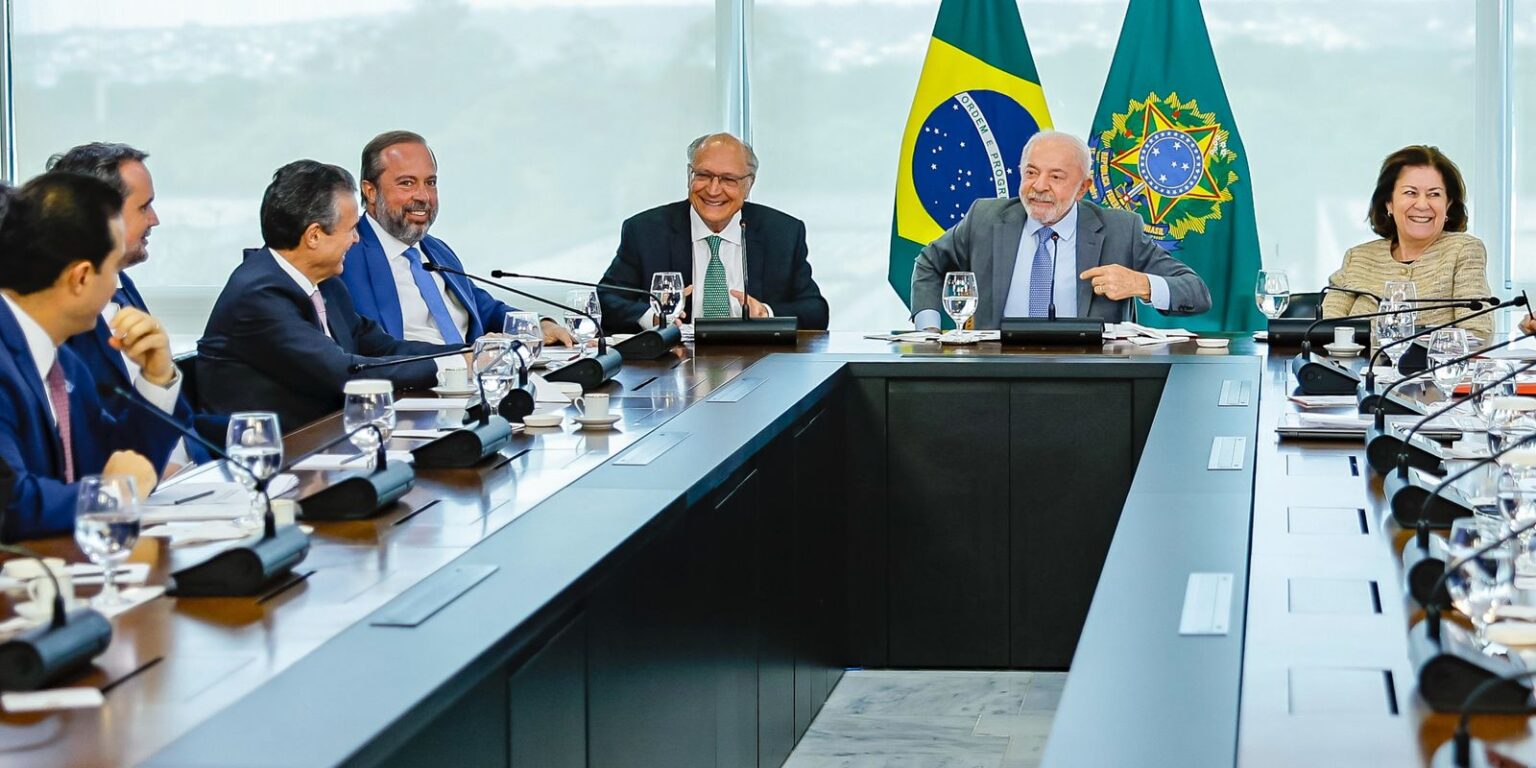 Governo prevê aumento de etanol na gasolina de 30% para até 32%