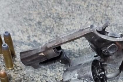 Homem é preso com duas armas de fogo de numeração raspada em Santo Antônio de Jesus