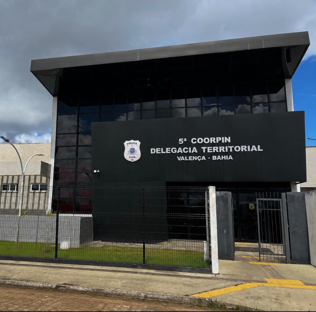 Jovem de 18 anos é preso com drogas e munições durante ação da Polícia Civil em Valença