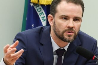 Lula pede a Durigan que avalie possíveis prejuízos de medidas dos EUA