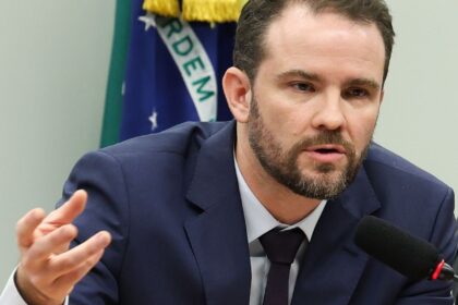 Lula pede a Durigan que avalie possíveis prejuízos de medidas dos EUA