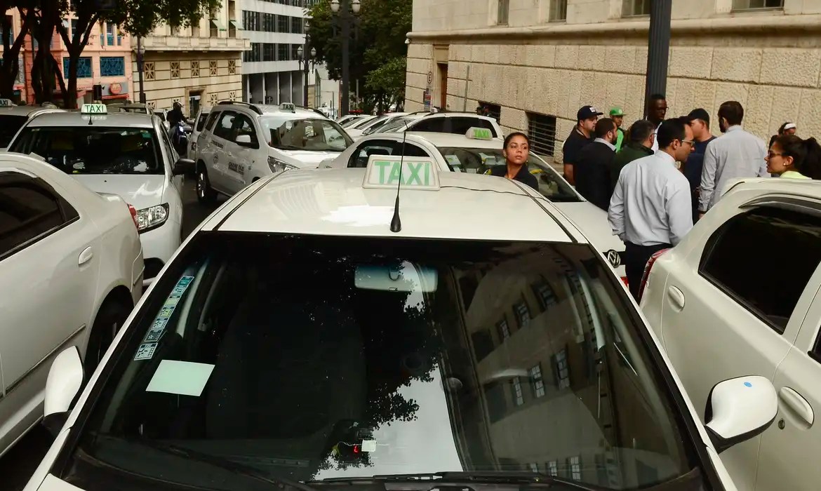 Move Brasil: BNDES inicia crédito para motoristas de app e taxistas
