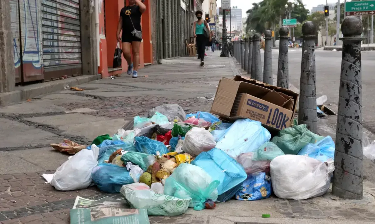 Paralisação suspende serviço de limpeza urbana em Salvador
