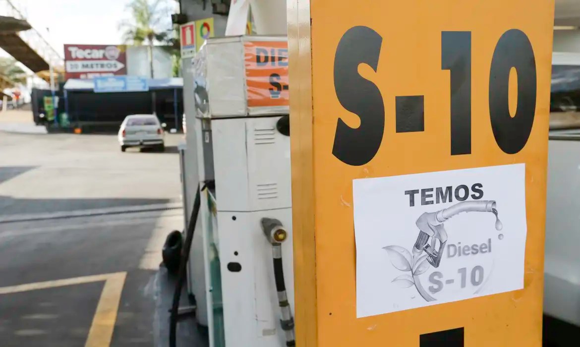 Petrobras reduz preços do diesel para R$ 1,12
