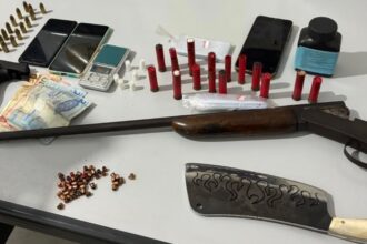 Polícia Civil apreende armas e drogas em operação no Recôncavo
