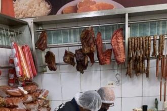 Procon-BA retira mais de uma tonelada de alimentos impróprios para consumo durante ação do Plantão Integrado dos Direitos Humanos | SJDH
