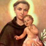 Santo Antônio: conheça a origem da fama de santo casamenteiro e as simpatias que atravessam gerações