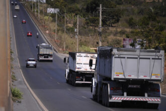 Projeto que garante aos motoristas a segurança de não serem punidos caso parem o carro no acostamento em caso de emergência está na pauta da Comissão de Constituição, Justiça e Cidadania (CCJ). O PLS 116/2014, de Alfredo Nascimento (PR-AM), recebeu parecer favorável da relatora, Lúcia Vânia (PSDB-GO).