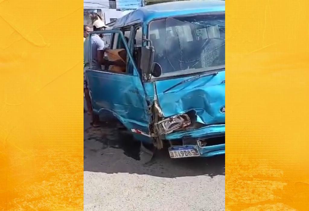 Tópic perde controle após problema mecânico, atinge veículos e atropela homem no centro de Mutuípe