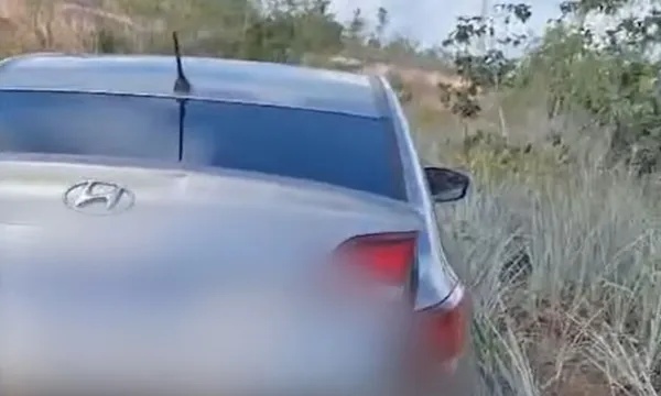 Três corpos são encontrados dentro de carro em Entre Rios; polícia investiga o caso