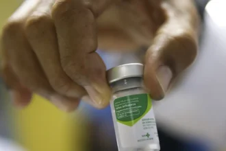 Vacina pneumo 20 começa a ser aplicada pelo SUS em crianças