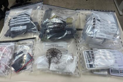 Valença: armas de uso restrito, drogas e munições são apreendidas em operação policial no bairro Barril da Graça