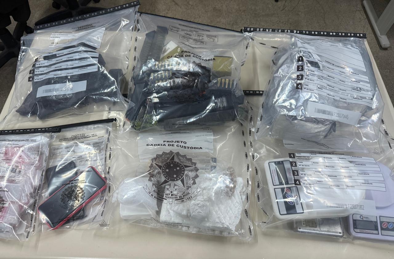Valença: armas de uso restrito, drogas e munições são apreendidas em operação policial no bairro Barril da Graça