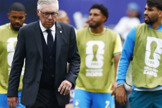Ancelotti lamenta eliminação e já projeta novo ciclo: "Não é o fim"