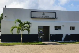 Barbeiro mata o próprio pai acidentalmente durante discussão dentro de barbearia em Itabuna