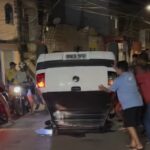 Carro capota após motorista perder controle da direção em ponte de Santo Amaro