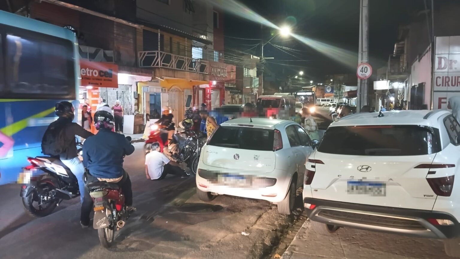 Colisão entre duas motocicletas mobiliza o Samu no bairro Andaiá, em Santo Antônio de Jesus