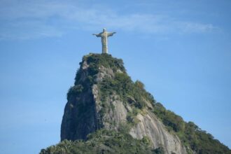 Comissão de Turismo busca solução jurídica para área do Cristo Redentor; assista - Notícias