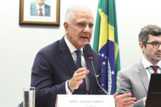 Deputado Julio Lopes (PP-RJ) em audiência pública da Comissão Externa sobre Pirataria
