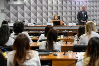 Debatedores divergem na CDH sobre medicamentos injetáveis manipulados — Senado Notícias