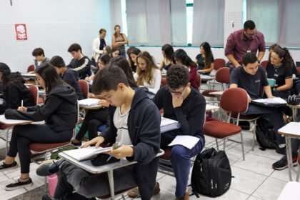 Educação financeira pode ser incluída no currículo escolar
