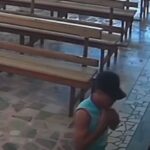 Homem furta dinheiro de cofre de igreja e é flagrado por câmeras de segurança em Minas Gerais