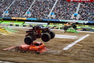 Hot Wheels Monster Trucks Live confirma estreia em Salvador em 2027