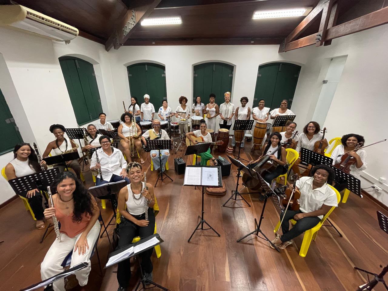 ILÙ OBIRIM estreia como primeira orquestra de mulheres negras da Bahia