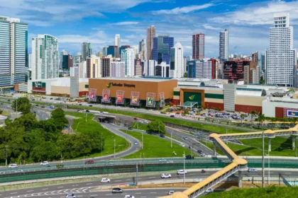 Idosa processa Salvador Shopping após sequestro em estacionamento e pede R$ 500 mil