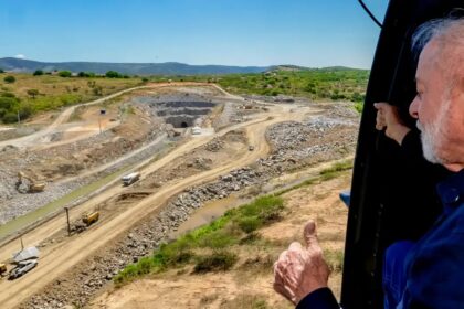 Lula inaugura túnel de transposição das águas do São Francisco no RN