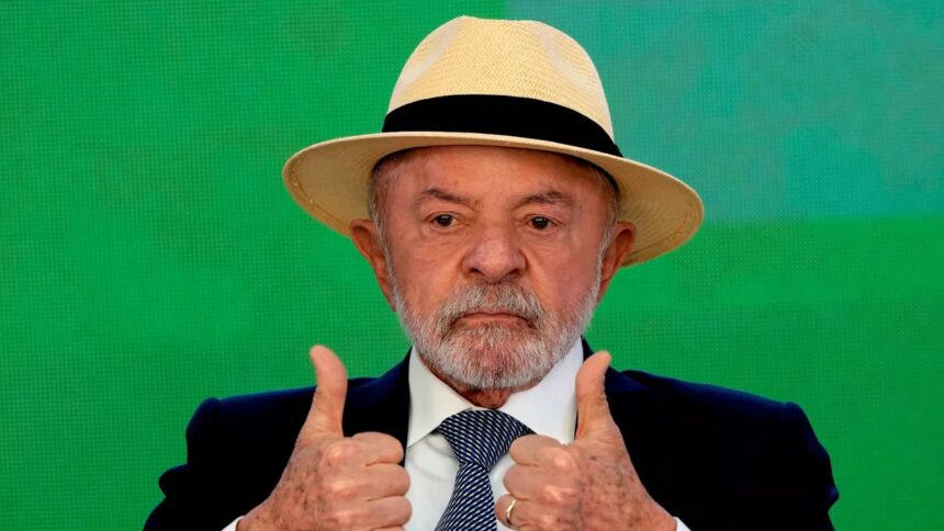 Lula tem 5 pontos percentuais à frente de Flávio Bolsonaro em 2º turno, aponta Datafolha