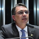 Mais um envolvimento de Flávio Bolsonaro com o Banco Master