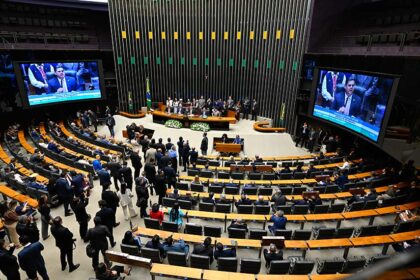 Medidas provisórias sobre transporte, diesel, chuvas e aviação são prorrogadas — Senado Notícias