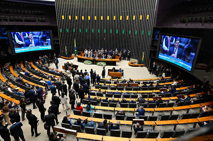 Medidas provisórias sobre transporte, diesel, chuvas e aviação são prorrogadas — Senado Notícias