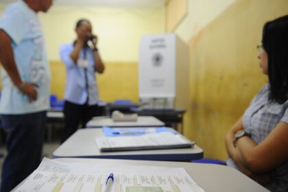 Mesários têm papel fundamental na garantia do processo eleitoral
