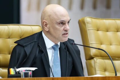 Moraes dá 10 dias para PF ouvir Flávio em caso de calúnia contra Lula
