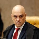 Moraes suspende visitas de Flávio a Bolsonaro na prisão domiciliar