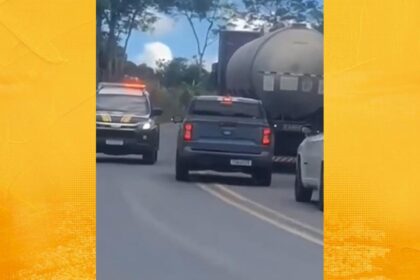 Motorista tenta ultrapassagem perigosa e dá de frente com viatura da PRF