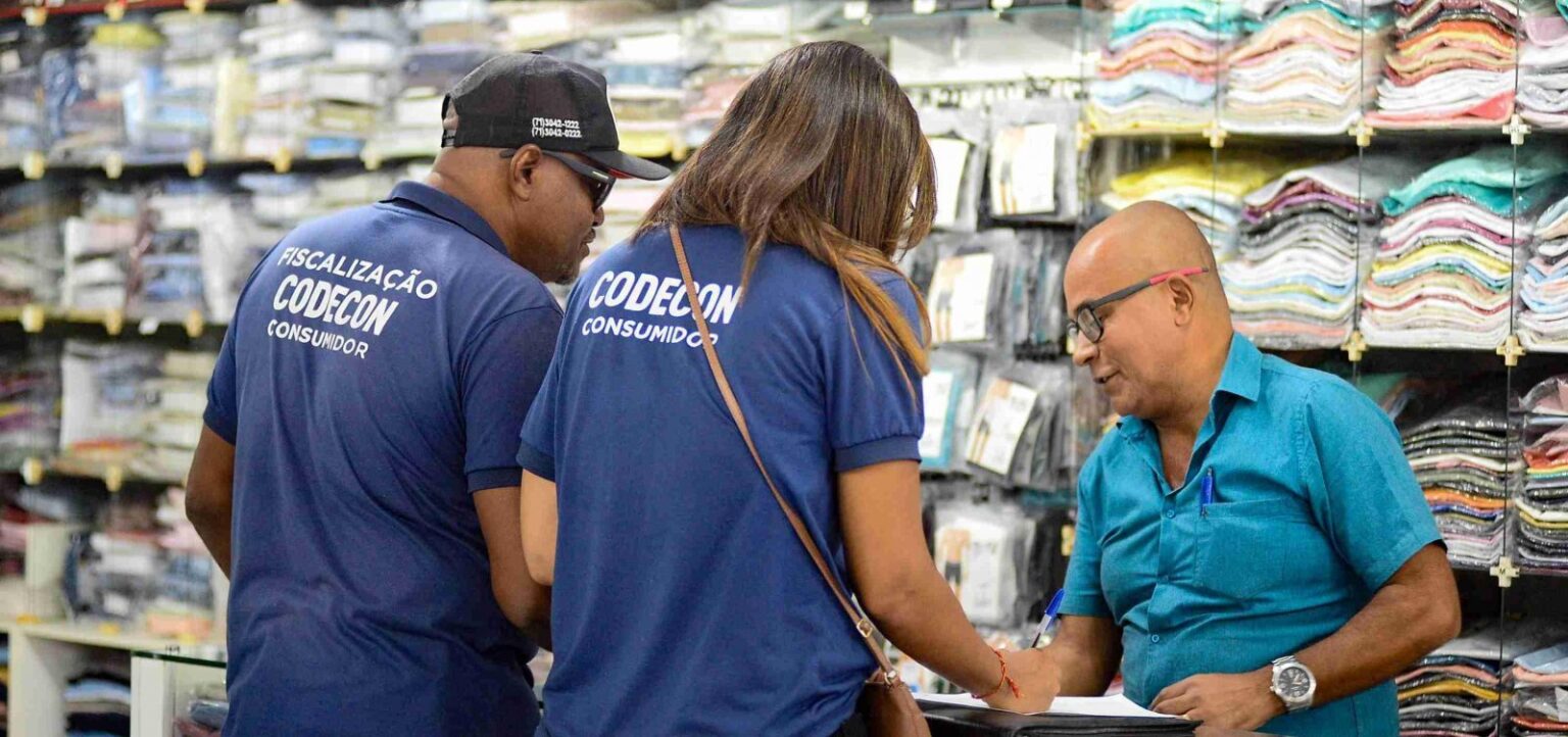 Operação apreende mais de 2 mil acessórios falsificados e celulares irregulares em Salvador