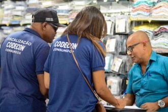 Operação apreende mais de 2 mil acessórios falsificados e celulares irregulares em Salvador