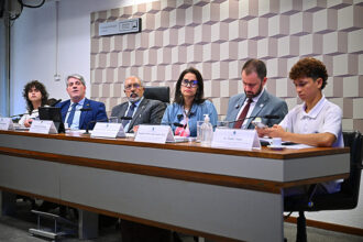 Para debatedores, combate à evasão no ensino federal passa pela alimentação — Senado Notícias
