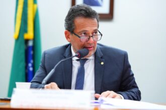 Deputado Ricardo Abrão (União-RJ) fala em comissão da Câmara dos Deputados