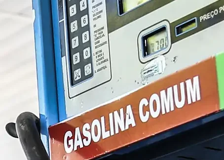 Subsídio da gasolina é prorrogado por mais 30 dias pelo governo