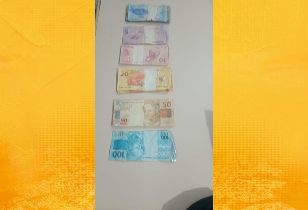 Suspeito de furtar quase R$ 1 mil em comércio é preso em flagrante em Cabaceiras do Paraguaçu